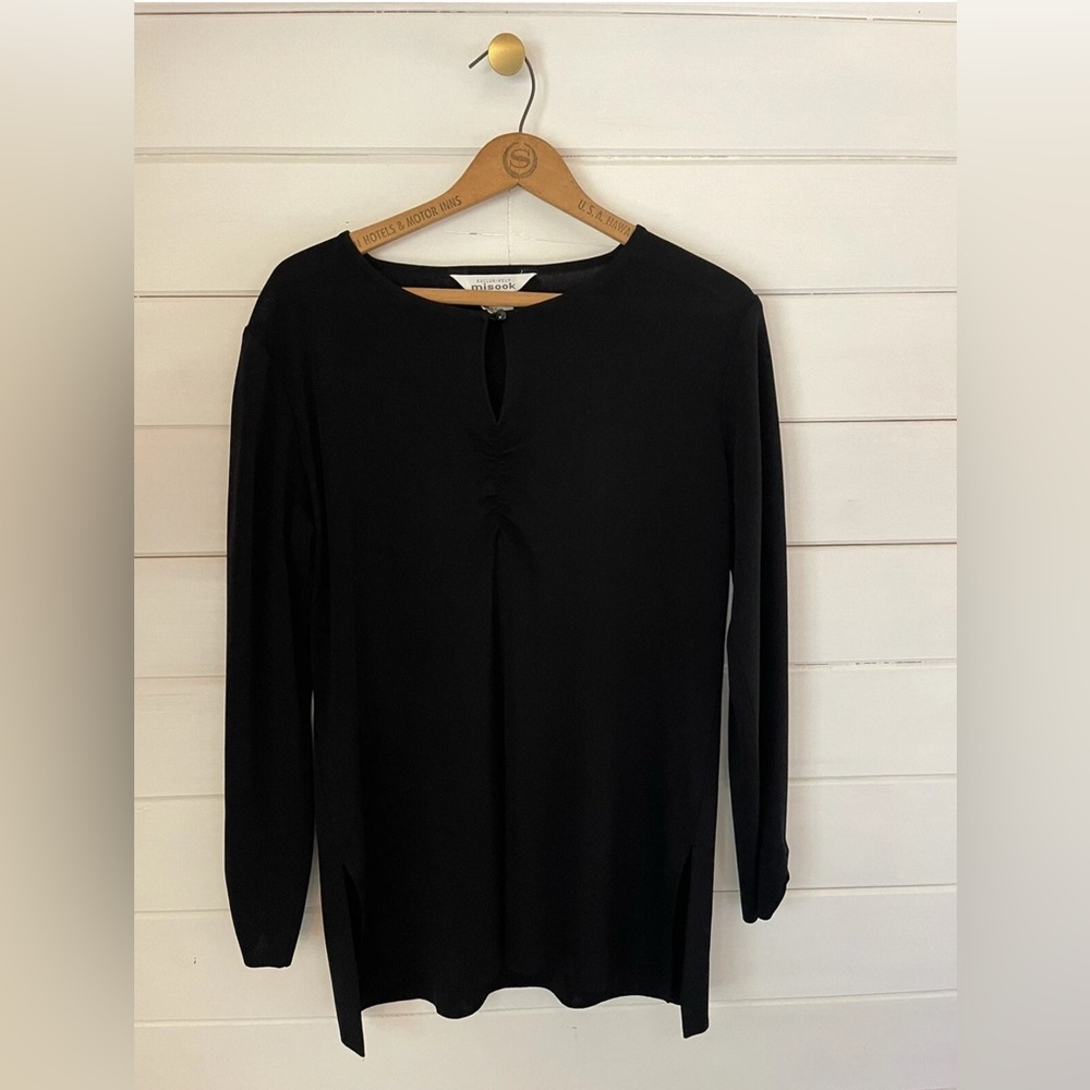 EXCLUSIVELY MISOOK SWEATER Pullover Keyhole Sz SMALL Black L/S Tunic Length